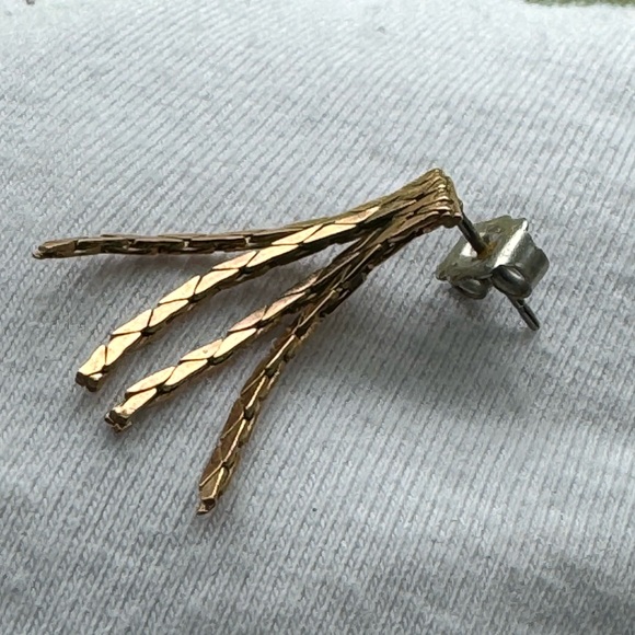 Timeless earrings - Picture 2 of 4